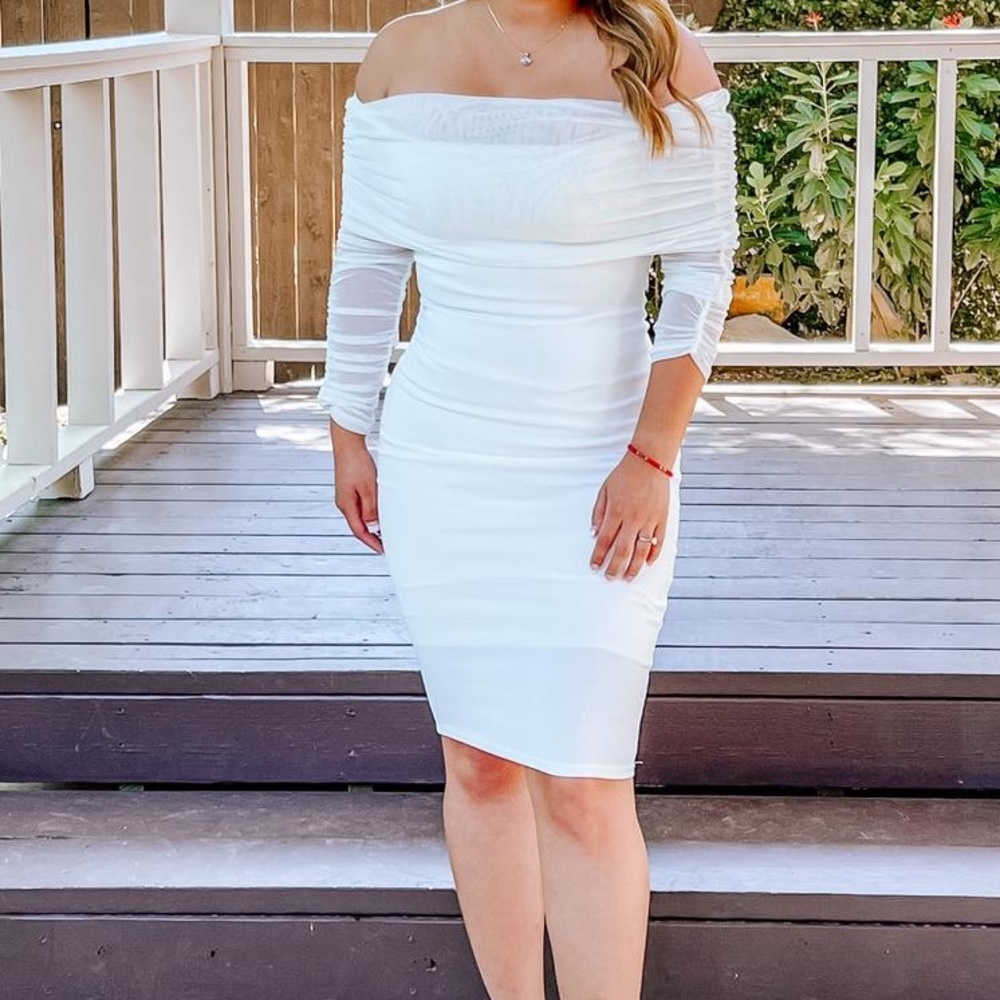 White off the shoulder bodycon dress